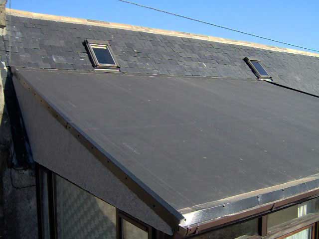 Picture of a rubber roof